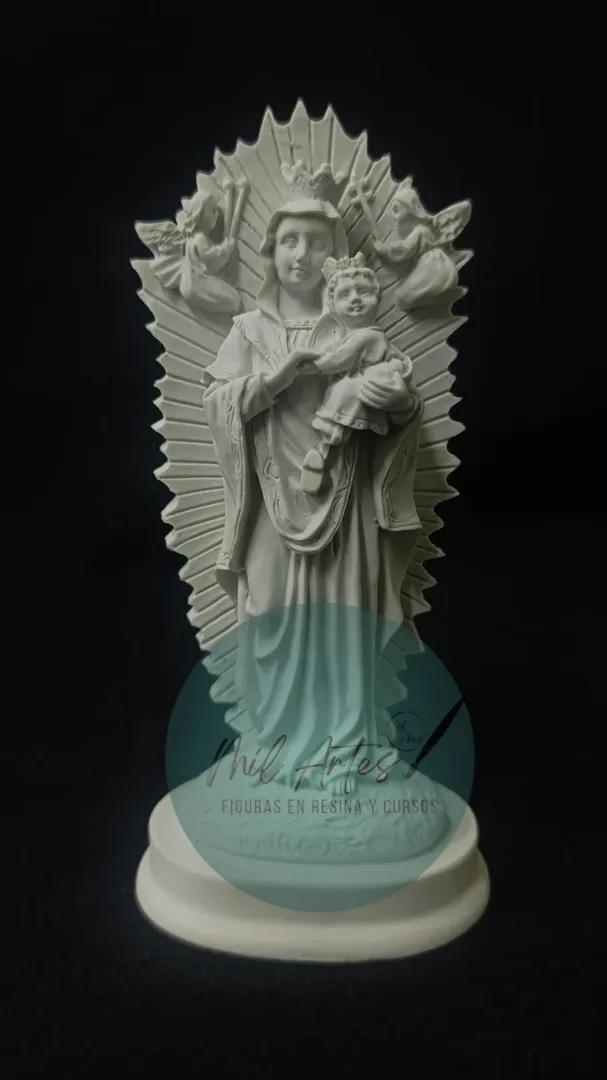 FIGURA HECHA EN RESINA 